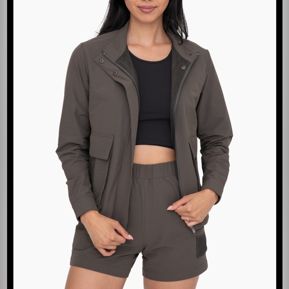Mesh Paneled Nylon Active Rain Water-Resistant Jacket